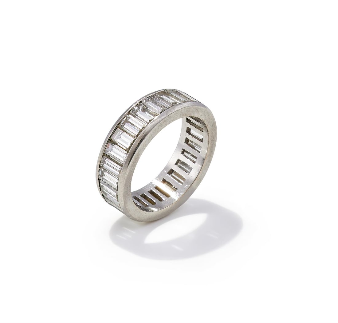 A DIAMOND ETERNITY RING - 3