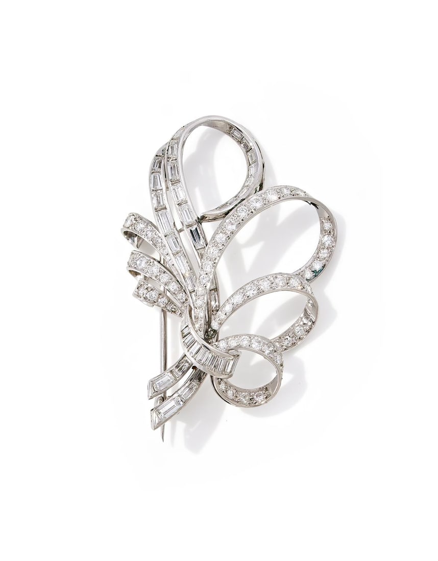 ATTRIBUTED TO CARTIER, A DIAMOND SPRAY BROOCH (1 of 3)
