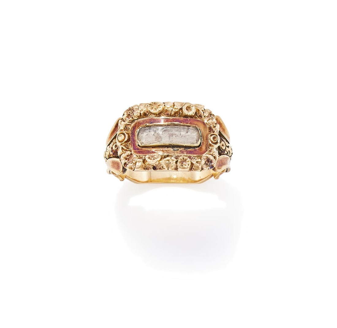 A REGENCY PANEL RING - 2