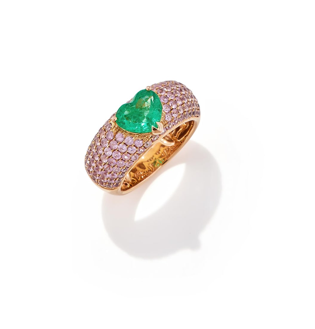 AN EMERALD AND PINK SAPPHIRE DRESS RING (1 of 4)