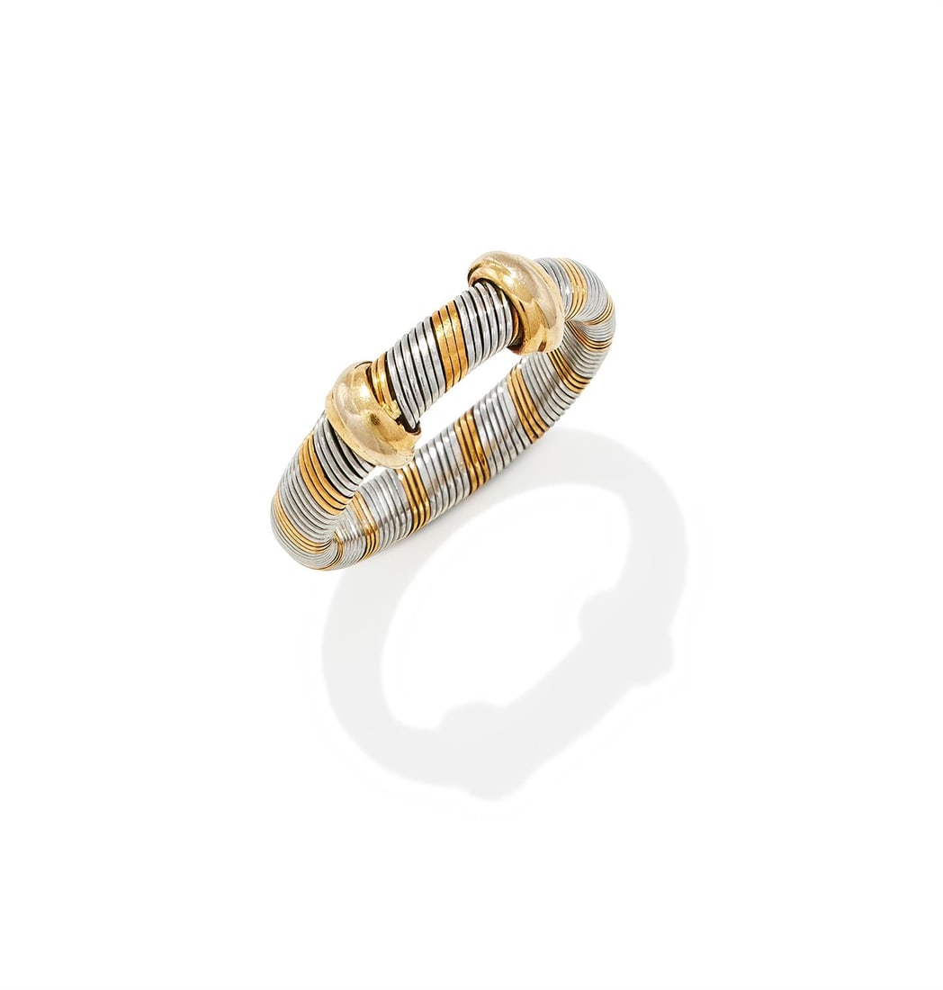 ATTRIBUTED TO CARTIER, A BI-METALLIC BAND RING (1 of 3)