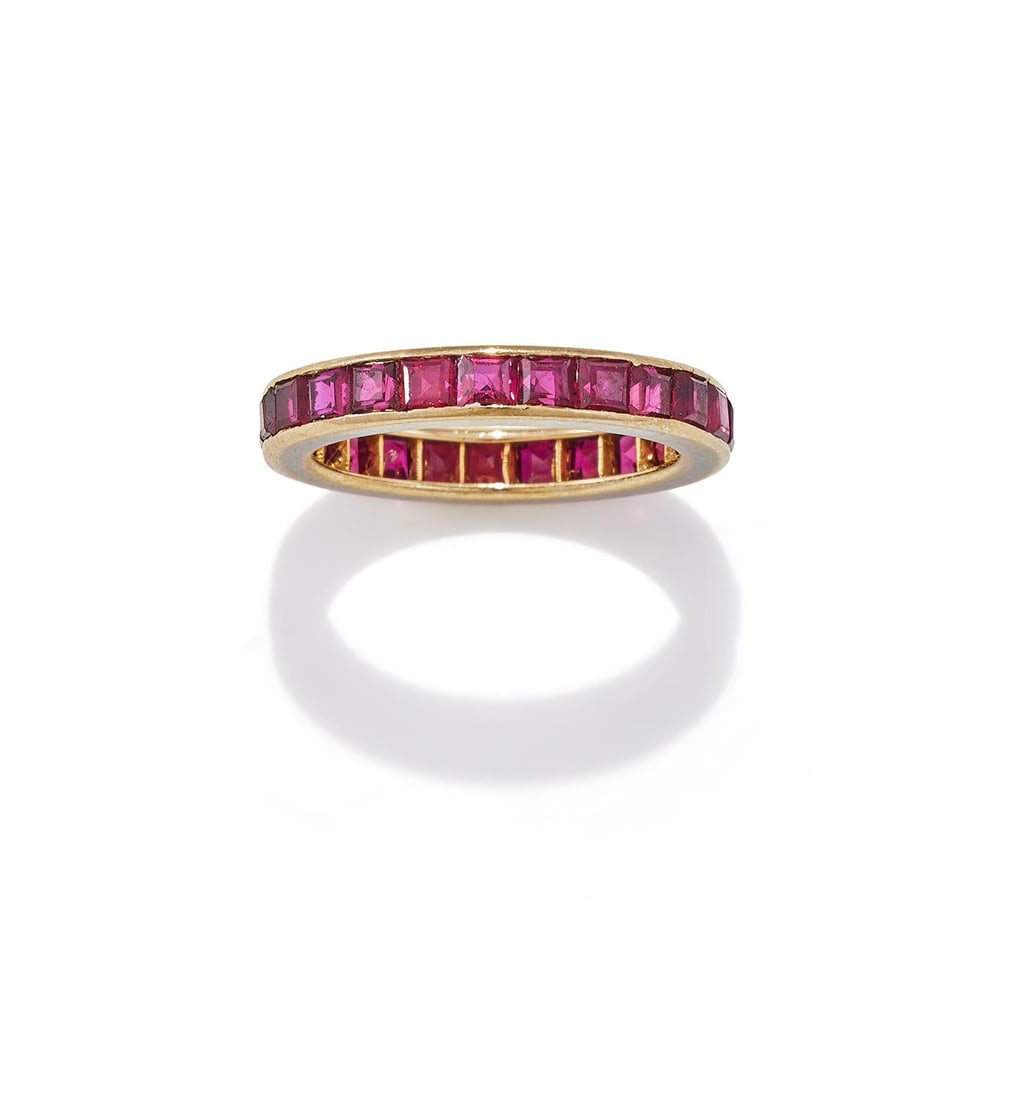 A RUBY ETERNITY RING - 2