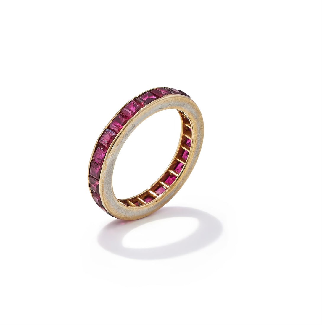 A RUBY ETERNITY RING - 3