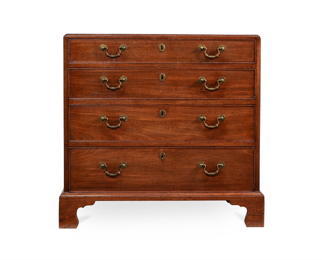 A GEORGE II MAHOGANY CHEST OF DRAWERS, CIRCA 1750 (1 of 3)