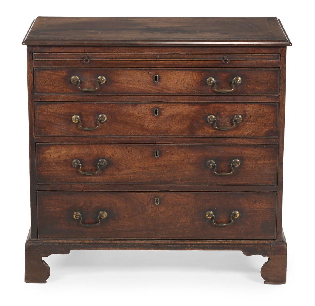 A GEORGE III MAHOGANY AND CROSSBANDED BACHELOR'S CHEST OF DRAWERS, CIRCA 1780 (1 of 3)