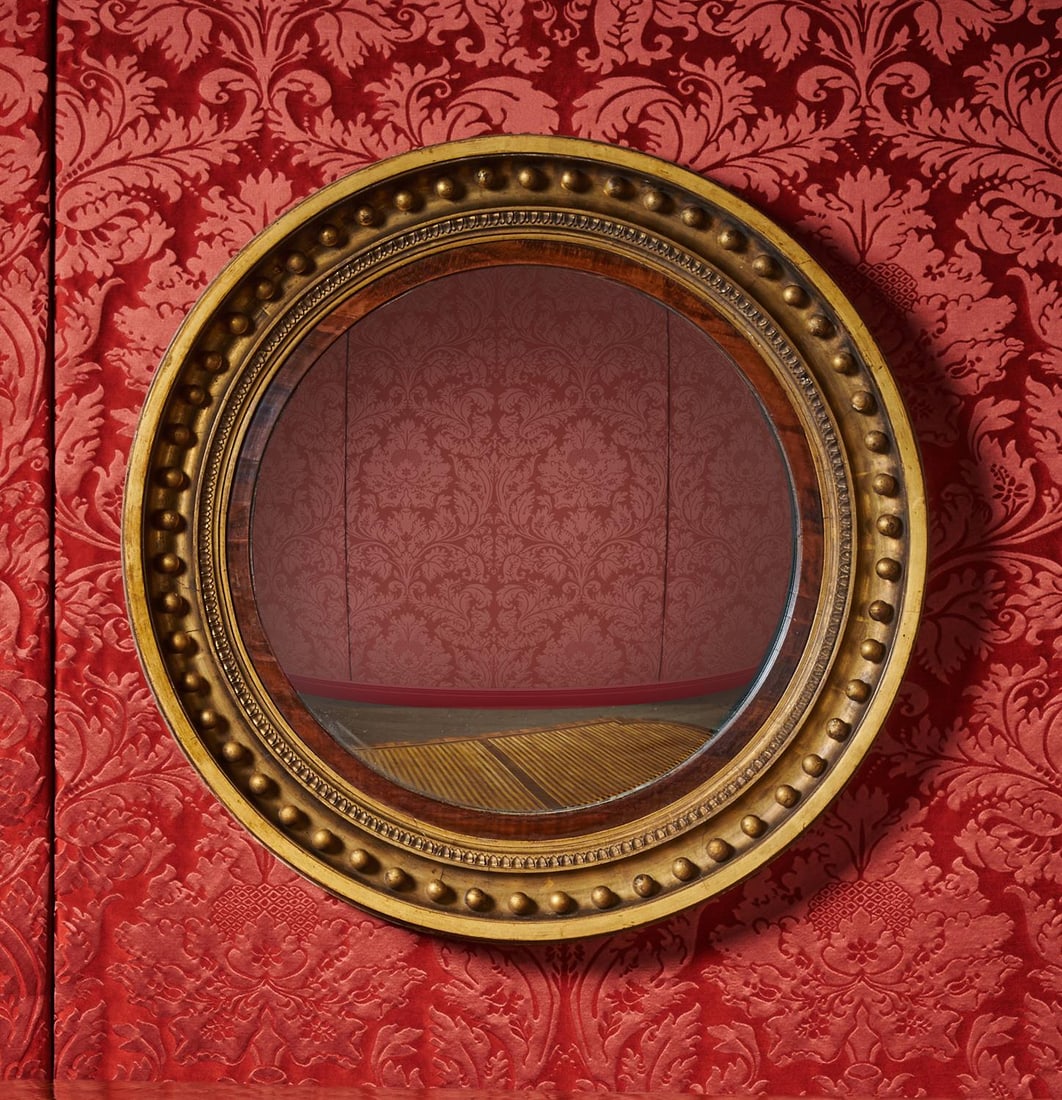 A LARGE GEORGE III GILTWOOD CONVEX MIRROR, CIRCA 1810 (1 of 3)