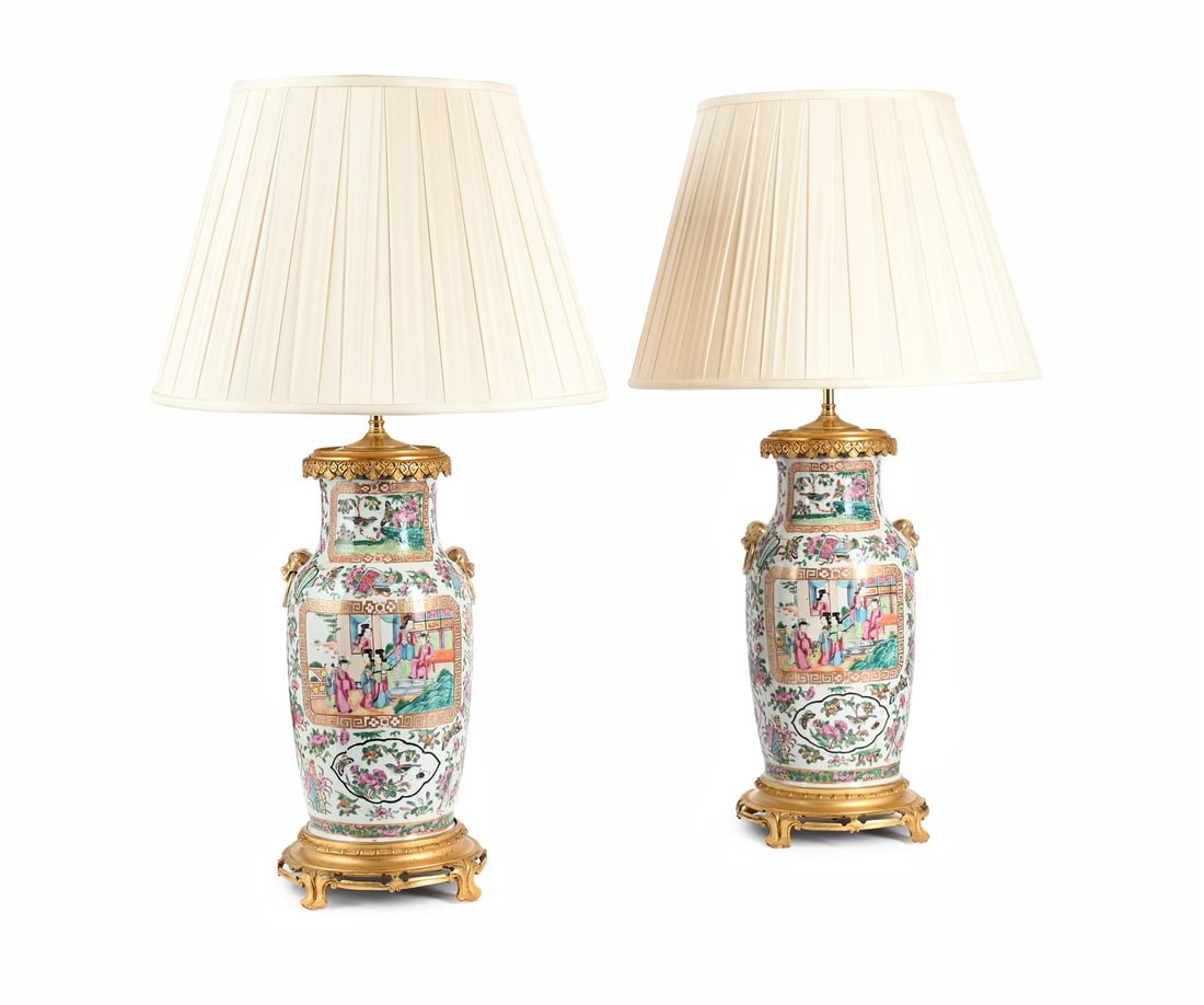 A PAIR OF CHINESE FAMILLE ROSE GILT METAL MOUNTED VASE TABLE LIGHTS, 19TH OR 20TH CENTURY (1 of 4)