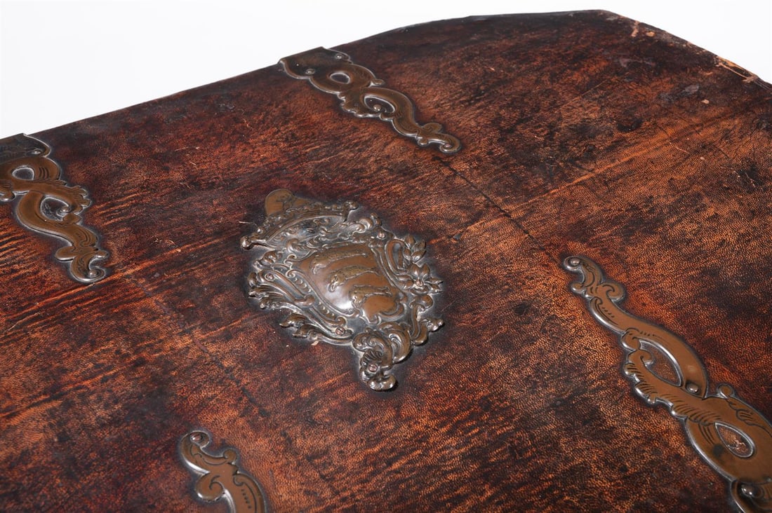 A LEATHER CLAD SILVER CHEST ON STAND, ITALIAN, 18TH OR 19TH CENTURY - 2