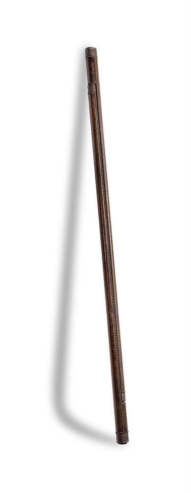 A LEATHER CLAD POLE LADDER, 20TH CENTURY - 4