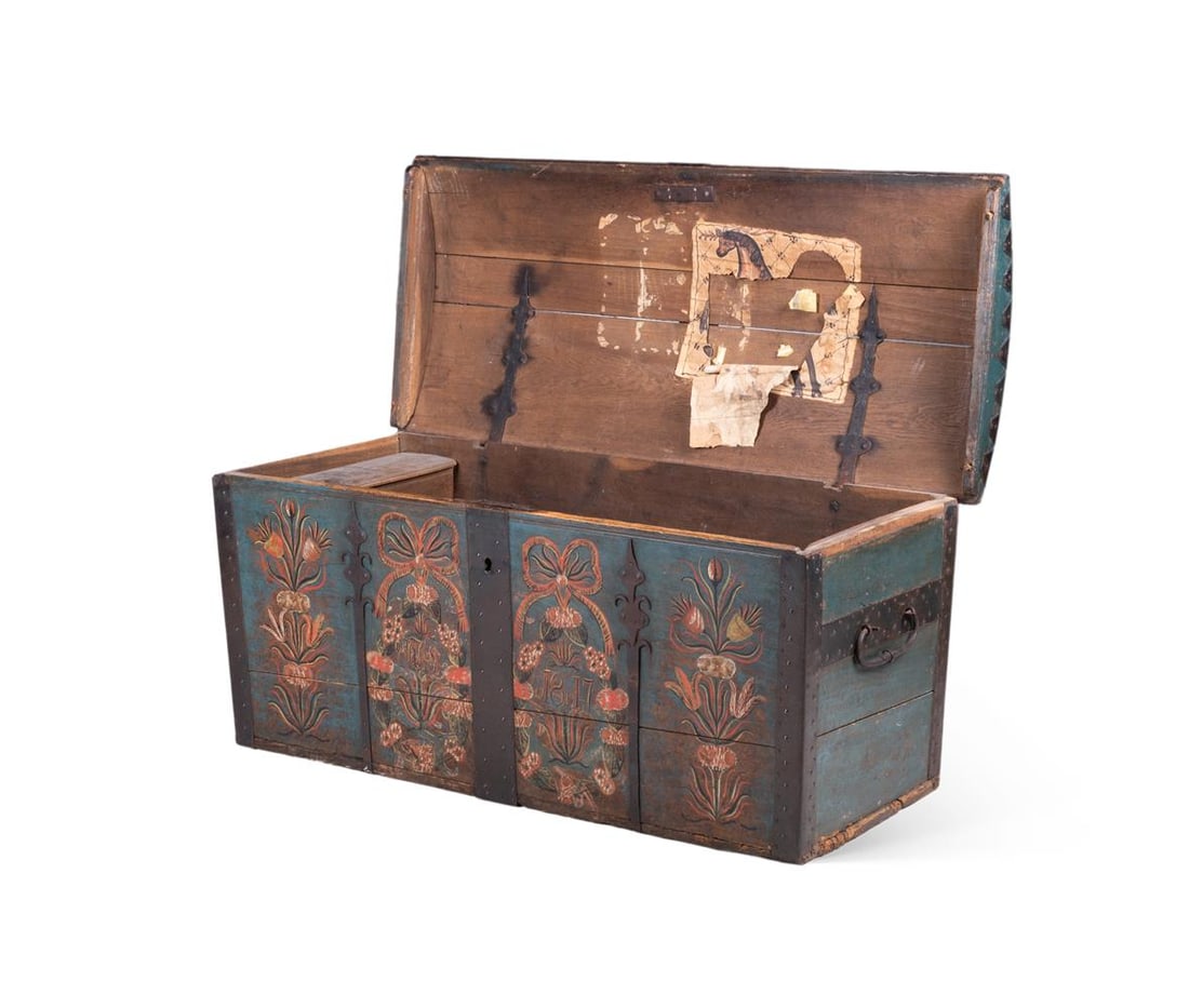 AN OAK AND IRON BOUND FOLK PAINTED CHEST, EARLY 19TH CENTURY, DATED 1817 - 3