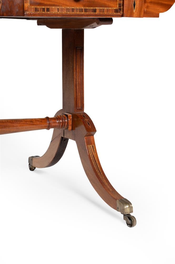 Y A REGENCY MAHOGANY AND ZEBRANO CROSSBANDED SOFA TABLE, IN THE MANNER OF GEORGE OAKLEY, CIRCA 1815 - 2