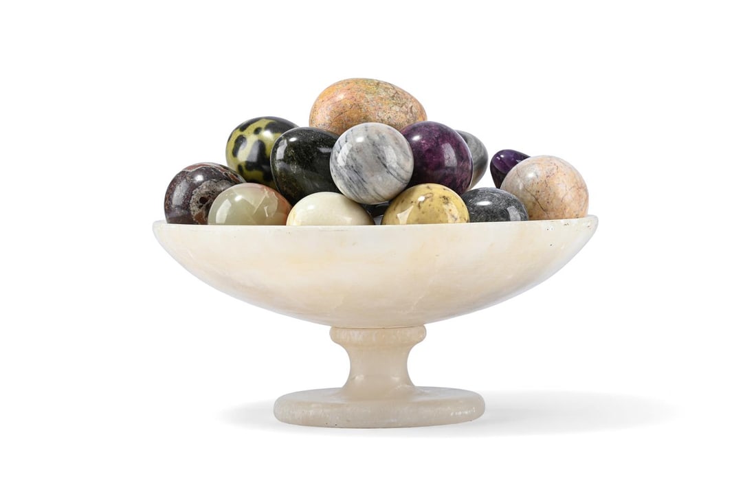 A COLLECTION OF TWENTY ONE CARVED HARDSTONE MODELS OF EGGS, SECOND HALF 20TH CENTURY - 2