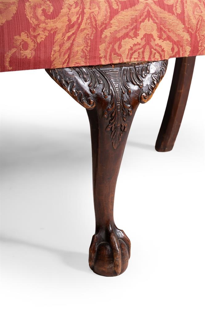 A TRIPLE CHAIR BACK SETTEE, IN 18TH CENTURY STYLE, SECOND HALF 19TH CENTURY AND LATER - 3