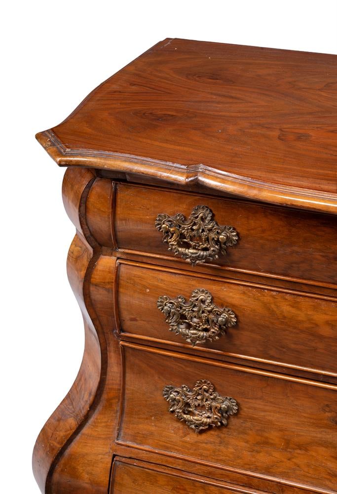 A WALNUT BOMBE COMMODE, DUTCH, 19TH CENTURY - 2