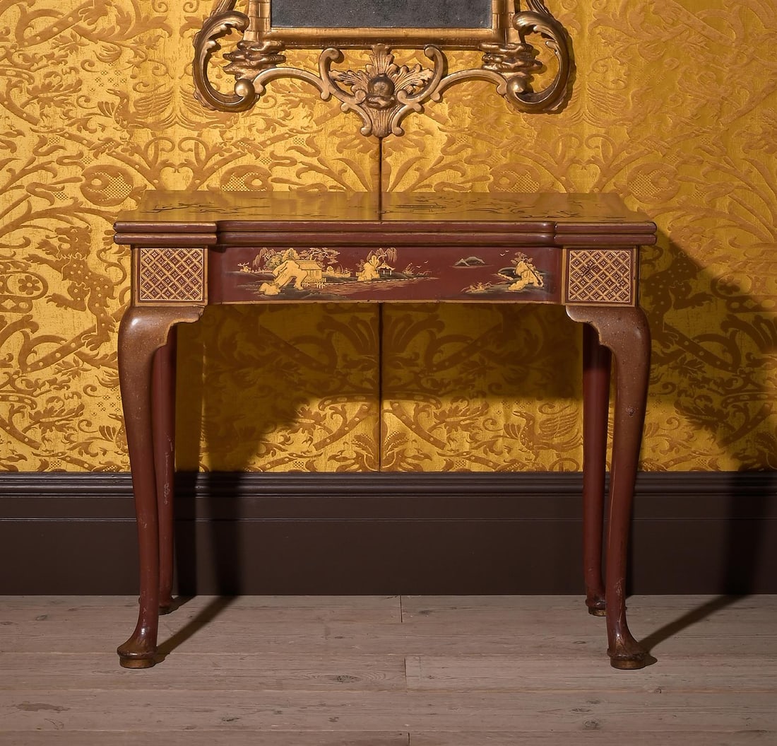 A FINE GEORGE II SCARLET LACQUER AND GILT JAPANNED FOLDING CARD TABLE, CIRCA 1730 (1 of 7)