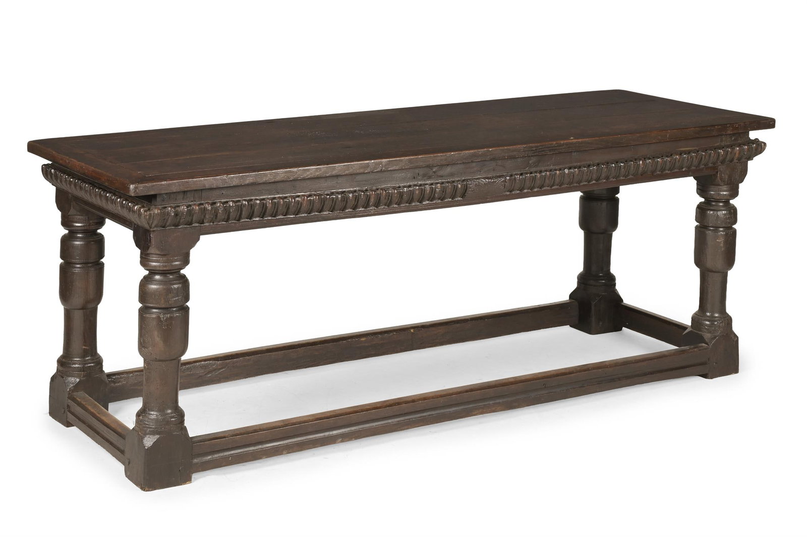 AN ELIZABETH I OAK REFECTORY TABLE, CIRCA 1600 (1 of 2)
