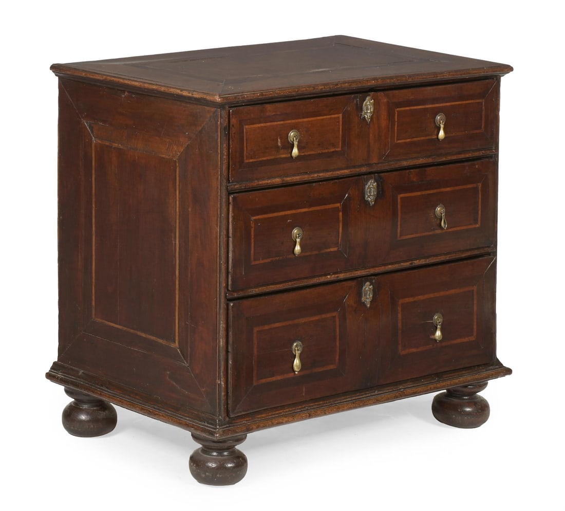 Y AN UNUSUAL WALNUT AND STINKWOOD CHEST OF DRAWERS, CAPE DUTCH, CIRCA 1690 (1 of 3)