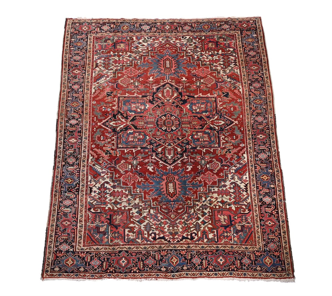 A HERIZ CARPET, CIRCA 1920 (1 of 3)