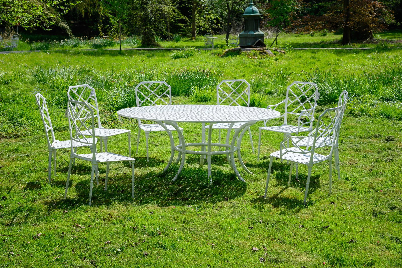 A WHITE PAINTED ALUMINIUM FAUX BAMBOO GARDEN SUITE, BY NEWELL, CIRCA 1983 (1 of 1)