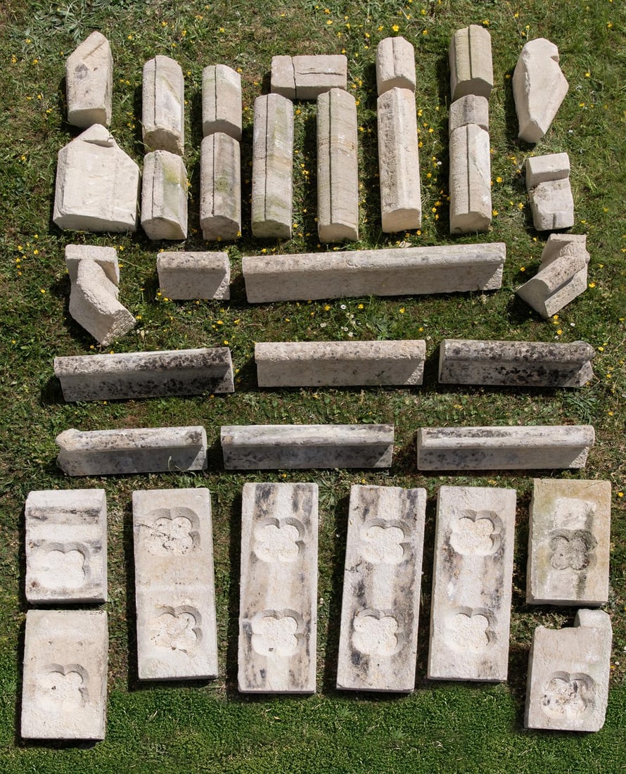 A CARVED STONE WALL CAPPING OF AN ORIEL WINDOW FROM AN OXFORD COLLEGE, VARIOUS DATES (1 of 2)