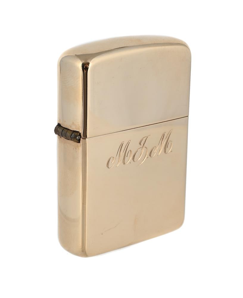 ZIPPO, A GOLD SLEEVE LIGHTER (1 of 1)
