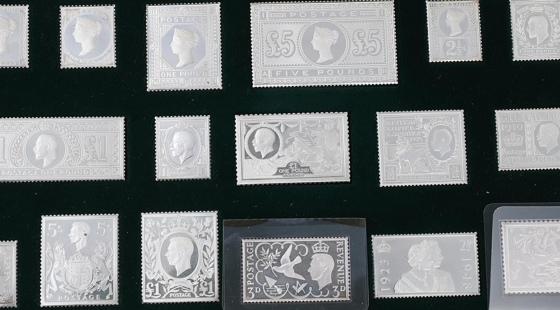 STAMPS OF ROYALTY, A CASED SET OF TWENTY FIVE LIMITED EDITION SILVER REPLICA STAMPS - 2