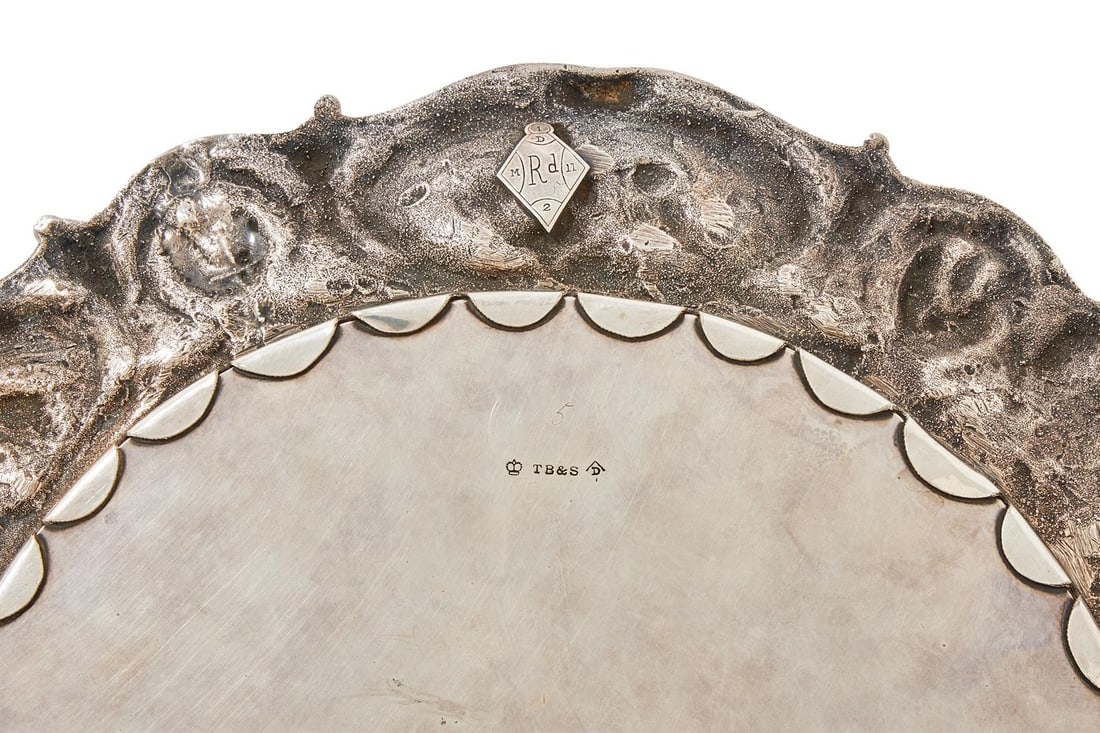 AN ELECTRO-PLATED SHAPED CIRCULAR SALVER - 3
