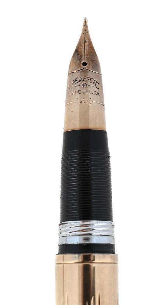 SHEAFFER, SNORKEL, A 9 CARAT GOLD FOUNTAIN PEN - 2