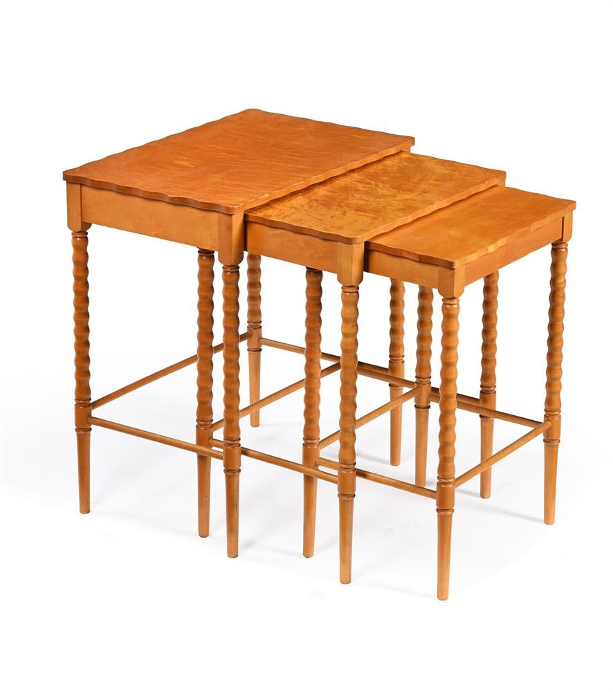 A NEST OF THREE GOLDEN SYCAMORE INTERSLIDING OCCASIONAL TABLES, 20TH CENTURY - 2