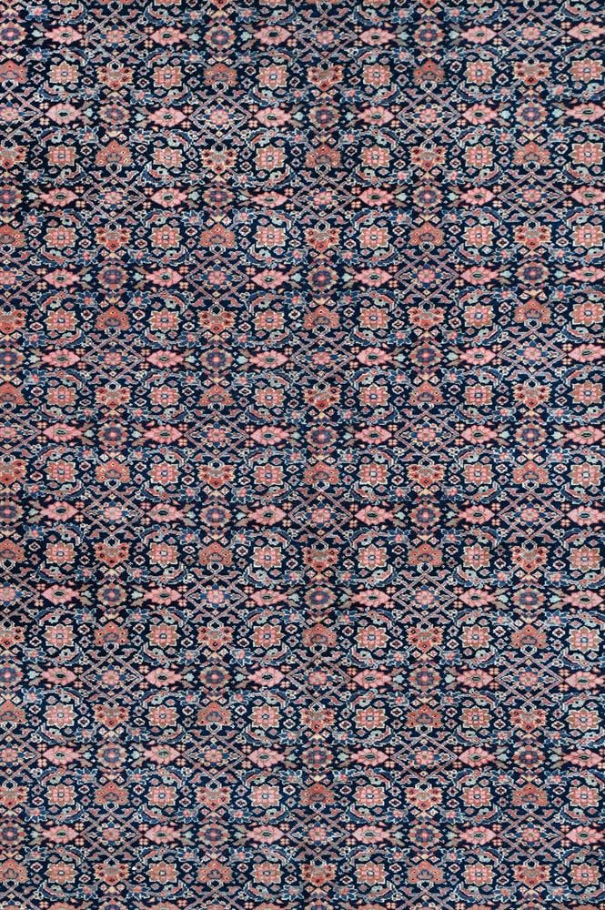 A PERSIAN FERAGHAN CARPET - 2