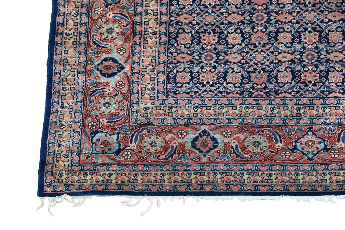 A PERSIAN FERAGHAN CARPET - 3