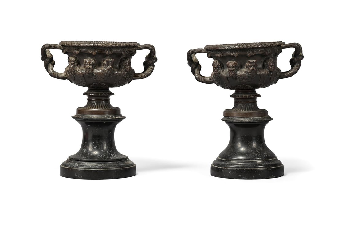 A PAIR OF PATINATED BRONZE GRAND TOUR WARWICK VASES, 19TH CENTURY - 2