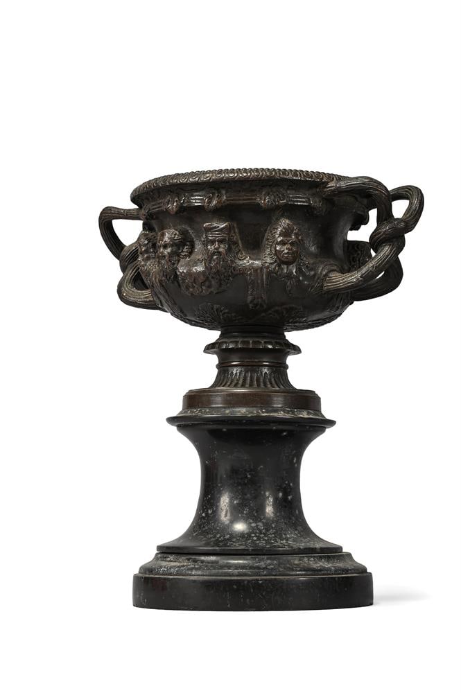 A PAIR OF PATINATED BRONZE GRAND TOUR WARWICK VASES, 19TH CENTURY - 3
