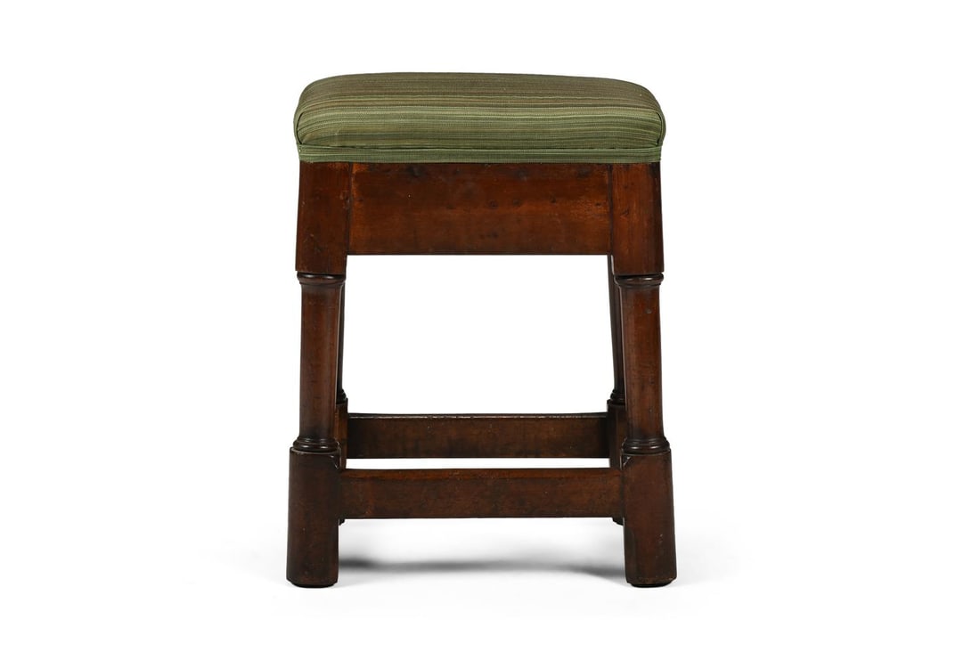 A FRENCH WALNUT RECTANGULAR STOOL, 17TH CENTURY - 2