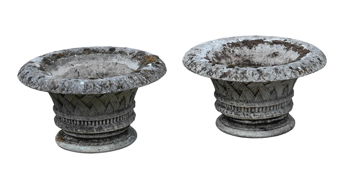 A PAIR OF CAST STONE CIRCULAR GARDEN URNS, 20TH CENTURY - 2