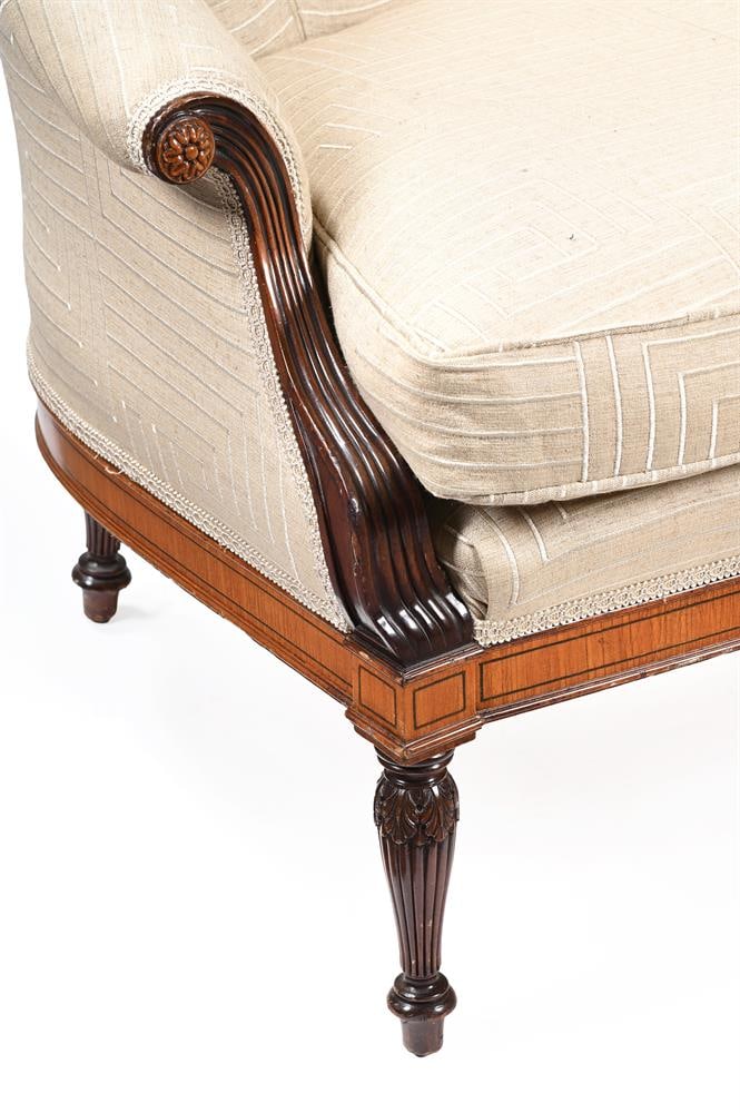 Y A MAHOGANY AND SATINWOOD CROSSBANDED NEOCLASSICAL SOFA, ITALIAN, LAST QUARTER 19TH CENTURY - 3
