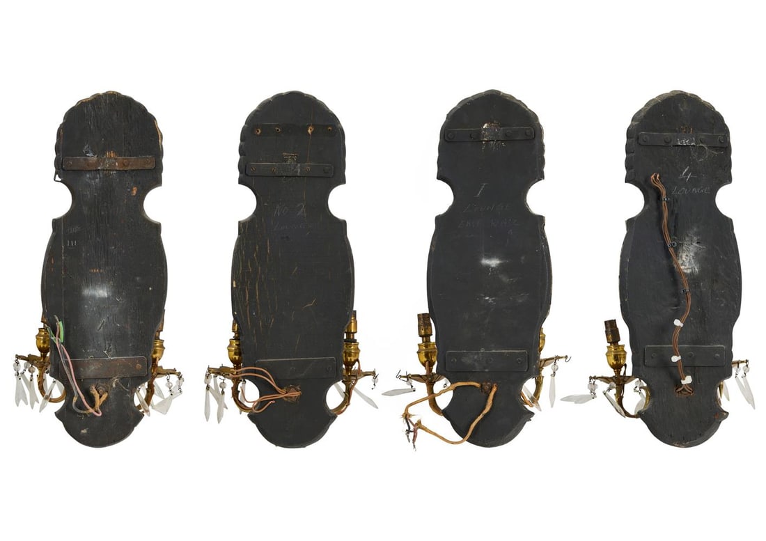 A SET OF FOUR QUEEN ANNE STYLE ETCHED AND BRASS MOUNTED MIRROR SCONCES, EARLY 20TH CENTURY - 2