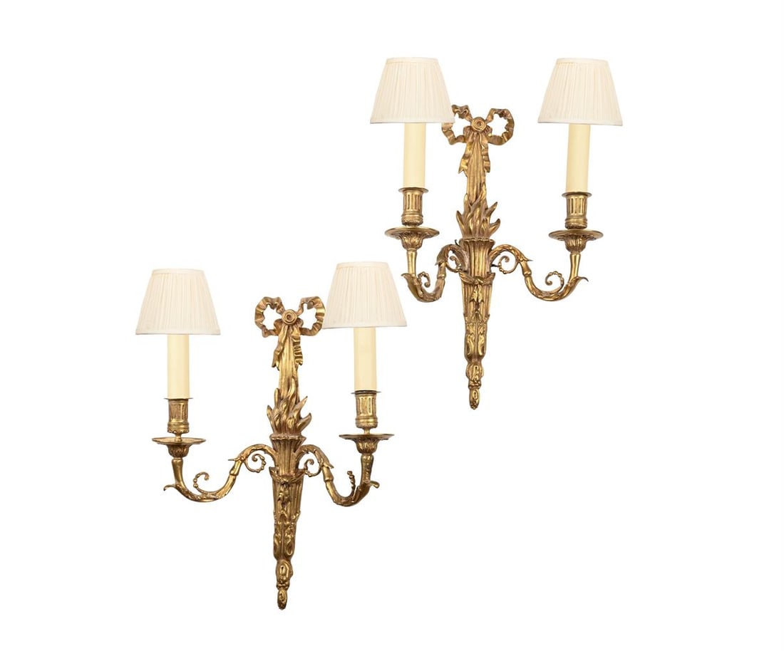 A PAIR OF GILT-BRASS TWIN-LIGHT WALL LIGHTS, IN LOUIS XVI STYLE, FIRST HALF 20TH CENTURY - 3