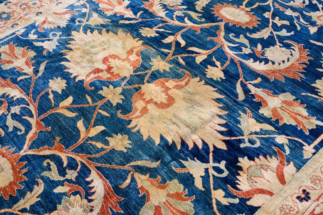 AN OATMEAL GROUND ZIEGLER STYLE CARPET, INDIAN, 20TH OR 21ST CENTURY - 2