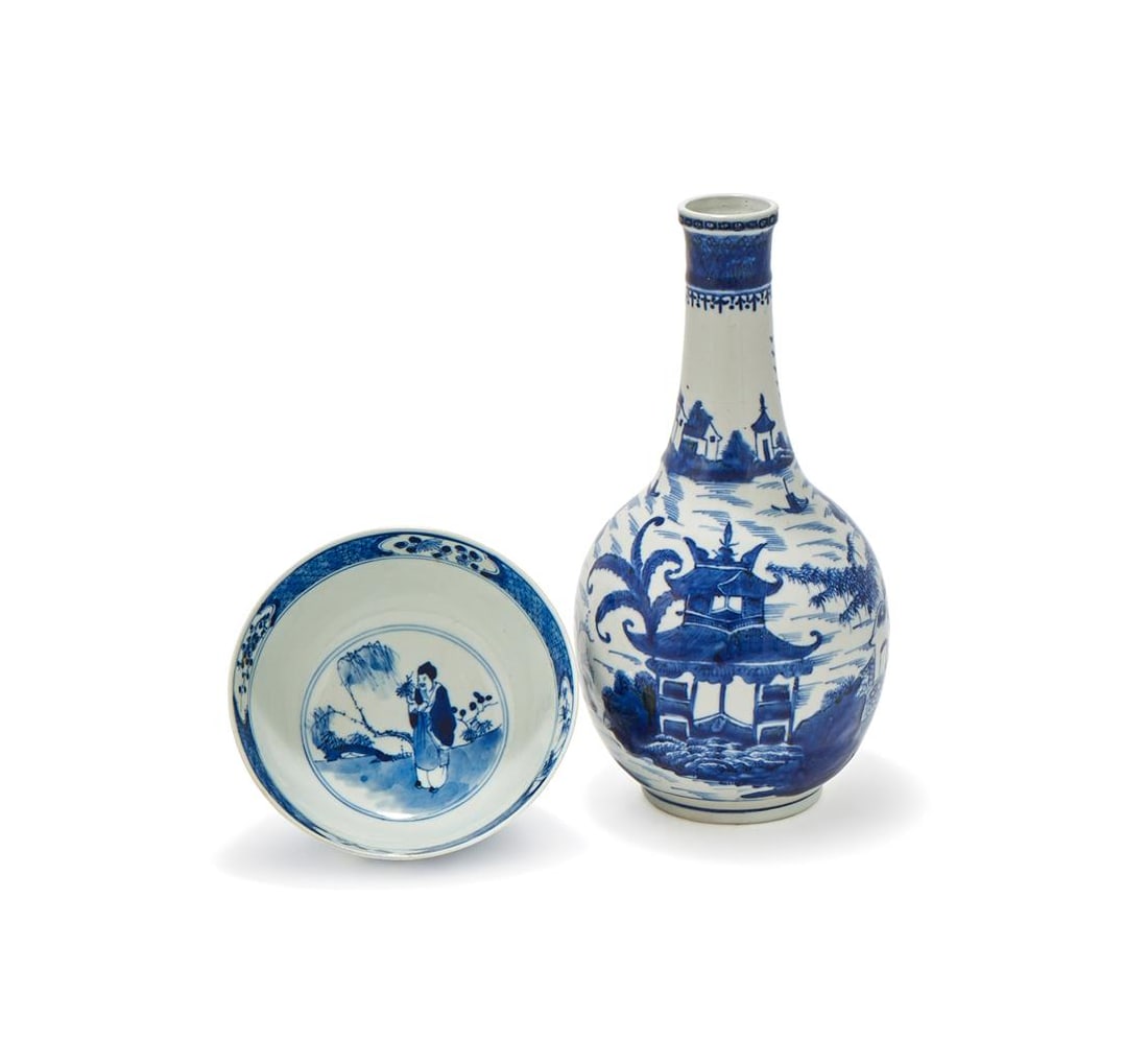 A CHINESE BLUE AND WHITE BOTTLE VASE, LATE 18TH CENTURY, ALONG WITH A 19TH CENTURY BOWL - 2