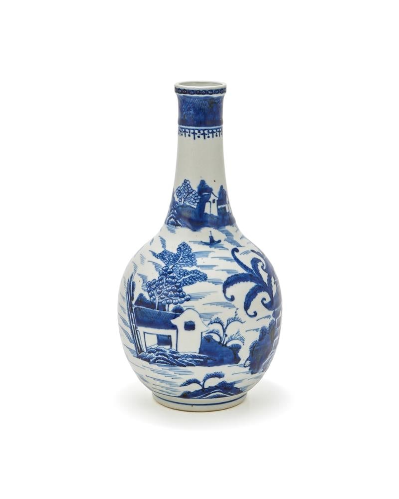 A CHINESE BLUE AND WHITE BOTTLE VASE, LATE 18TH CENTURY, ALONG WITH A 19TH CENTURY BOWL - 6