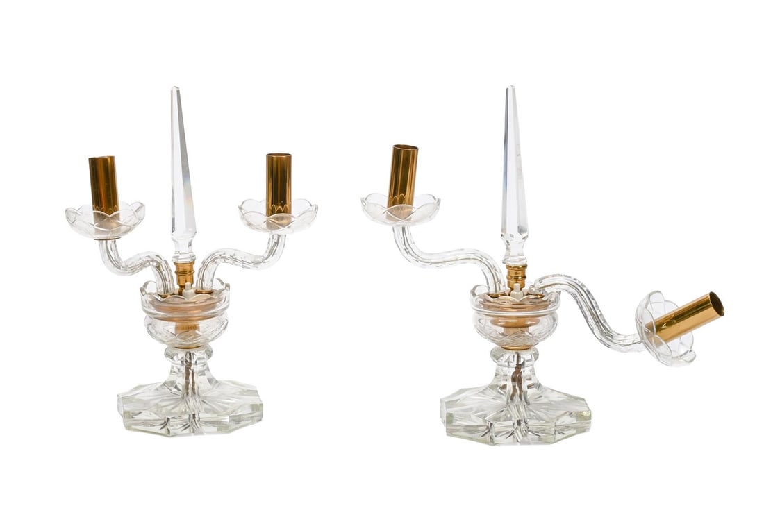 A PAIR OF GILT METAL MOUNTED GLASS TABLE LIGHTS, 20TH CENTURY, ALONG WITH TWO PAIRS OF LAMPS - 5