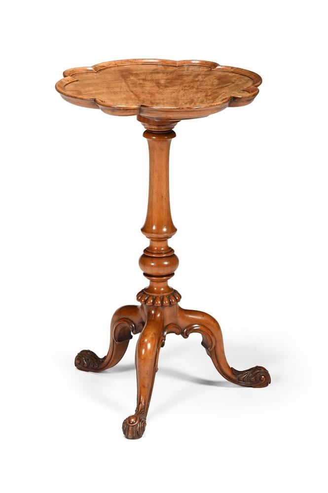 A WALNUT TRIPOD WINE TABLE, POSSIBLY BY GILLOWS, FIRST HALF 19TH CENTURY (1 of 3)