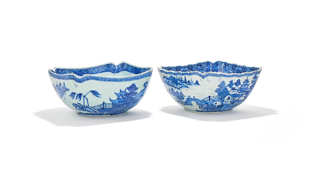 TWO CHINESE BLUE AND WHITE SQUARE SALAD BOWLS, QIANLONG (1 of 3)