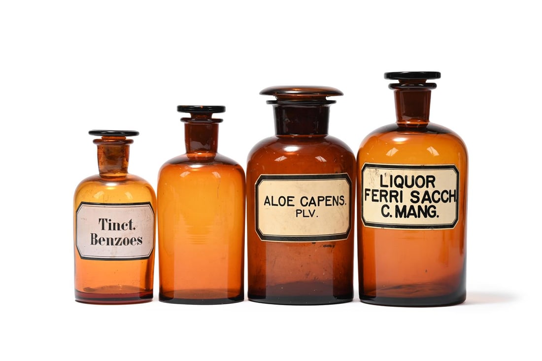 A GROUP OF FORTY FIVE FRENCH BROWN GLASS APOTHECARY BOTTLES, LAST QUARTER 19TH CENTURY AND LATER - 2