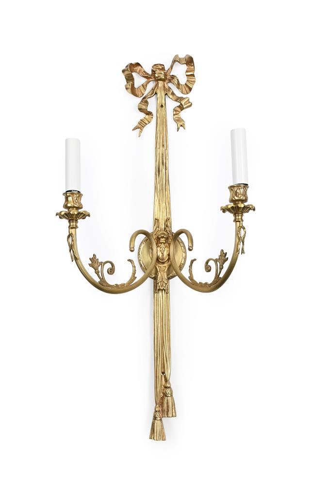 A SET OF EIGHT GILT METAL TWIN BRANCH WALL LIGHTS, IN LOUIS XVI STYLE, 20TH OR 21ST CENTURY - 4