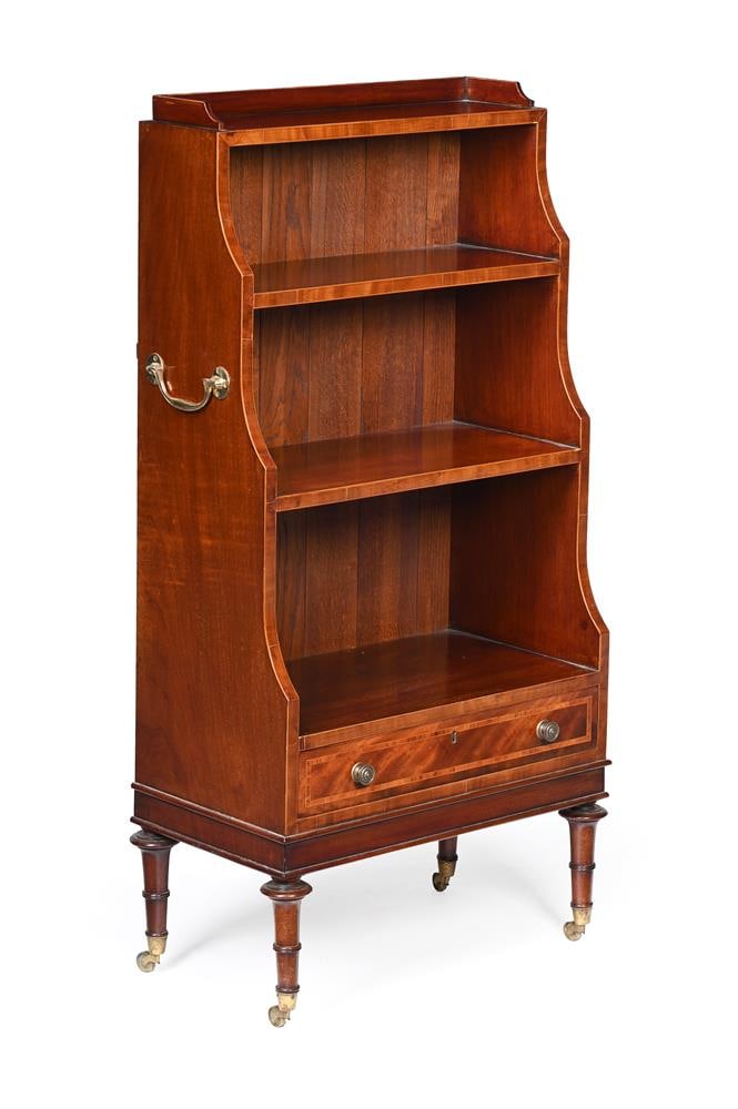 Y A PAIR OF MAHOGANY AND SATINWOOD INLAID 'WATERFALL' BOOKCASES, IN REGENCY STYLE, 20TH CENTURY - 2