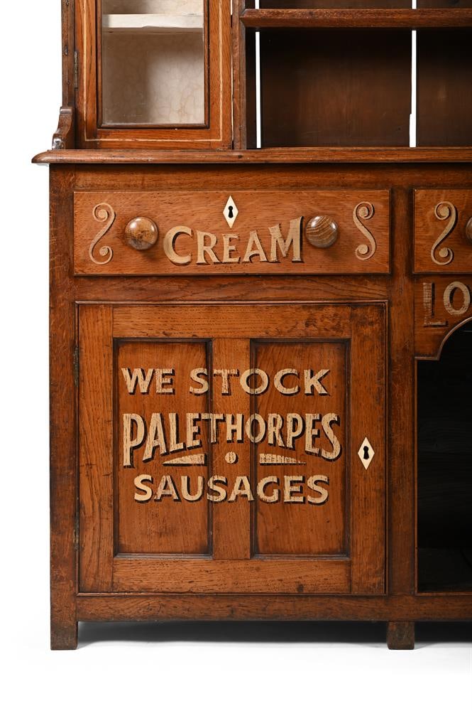 Y A VICTORIAN GOLDEN OAK AND SIGN WRITTEN 'DOG KENNEL' DRESSER AND RACK, LAST QUARTER 19TH CENTURY - 3