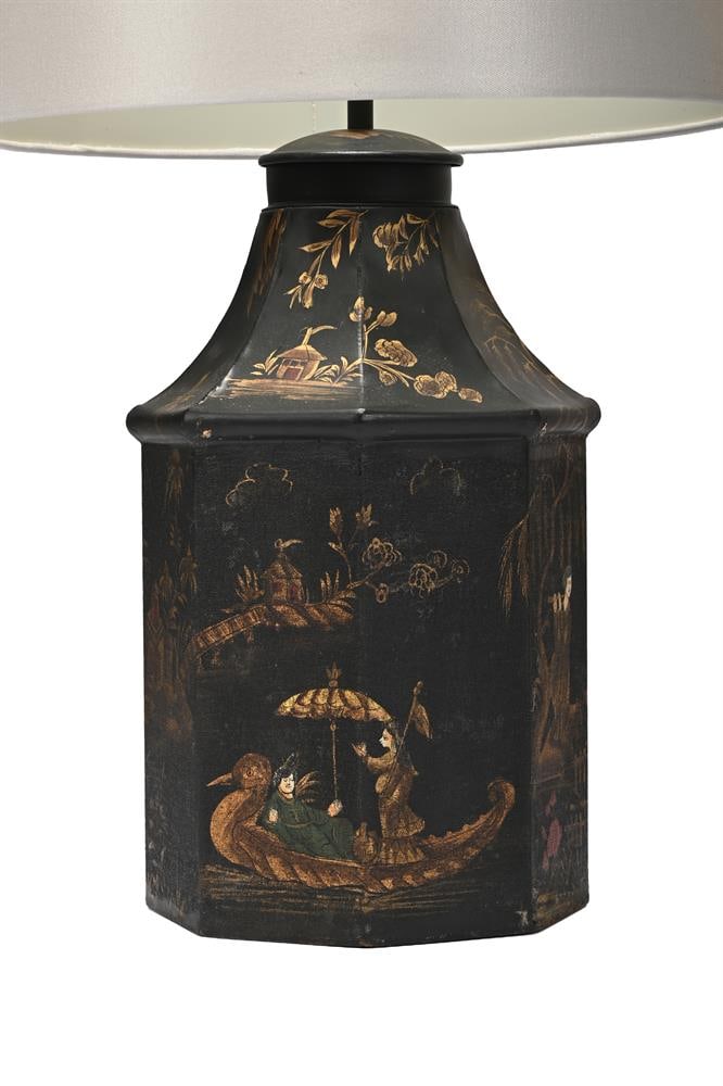 A LARGE JAPANNED AND CHINOISERIE PAINTED TOLEWARE TABLE LAMP, 20TH CENTURY, ALONG WITH ANOTHER LAMP - 2