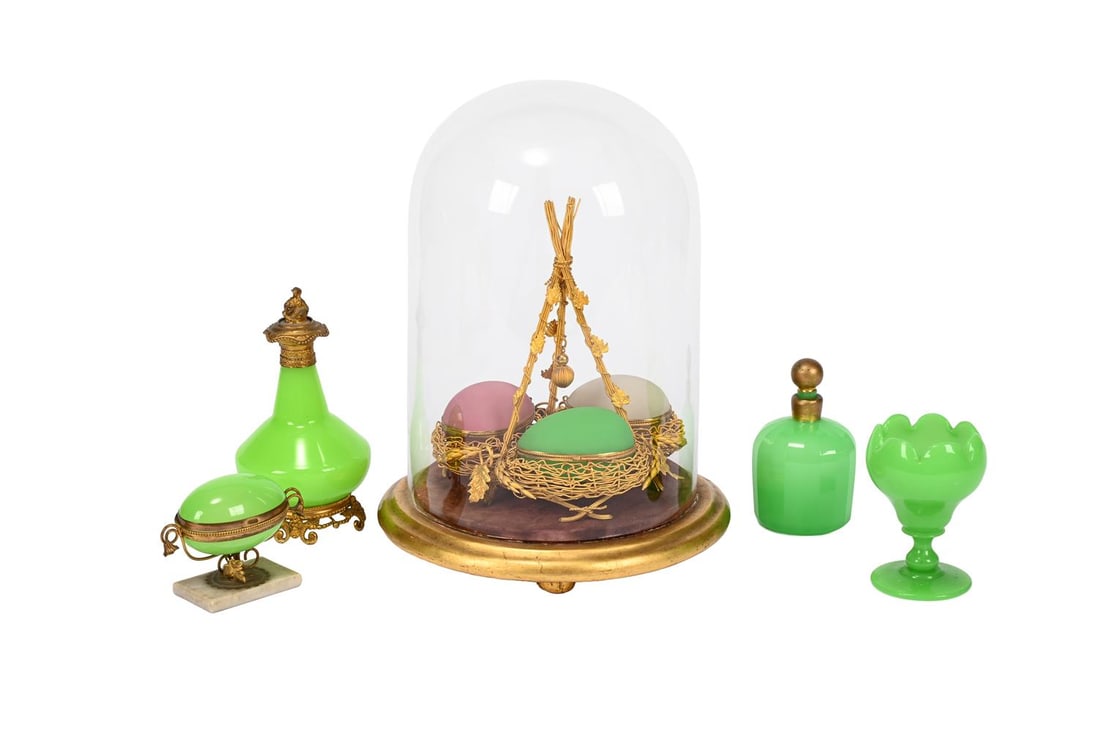 A PALAIS ROYALE STYLE GILT METAL DECORATIVE CENTRE PIECE, SECOND HALF 19TH CENTURY (1 of 2)